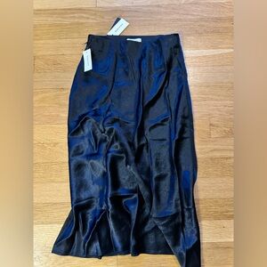 Aritzia babaton skirt
